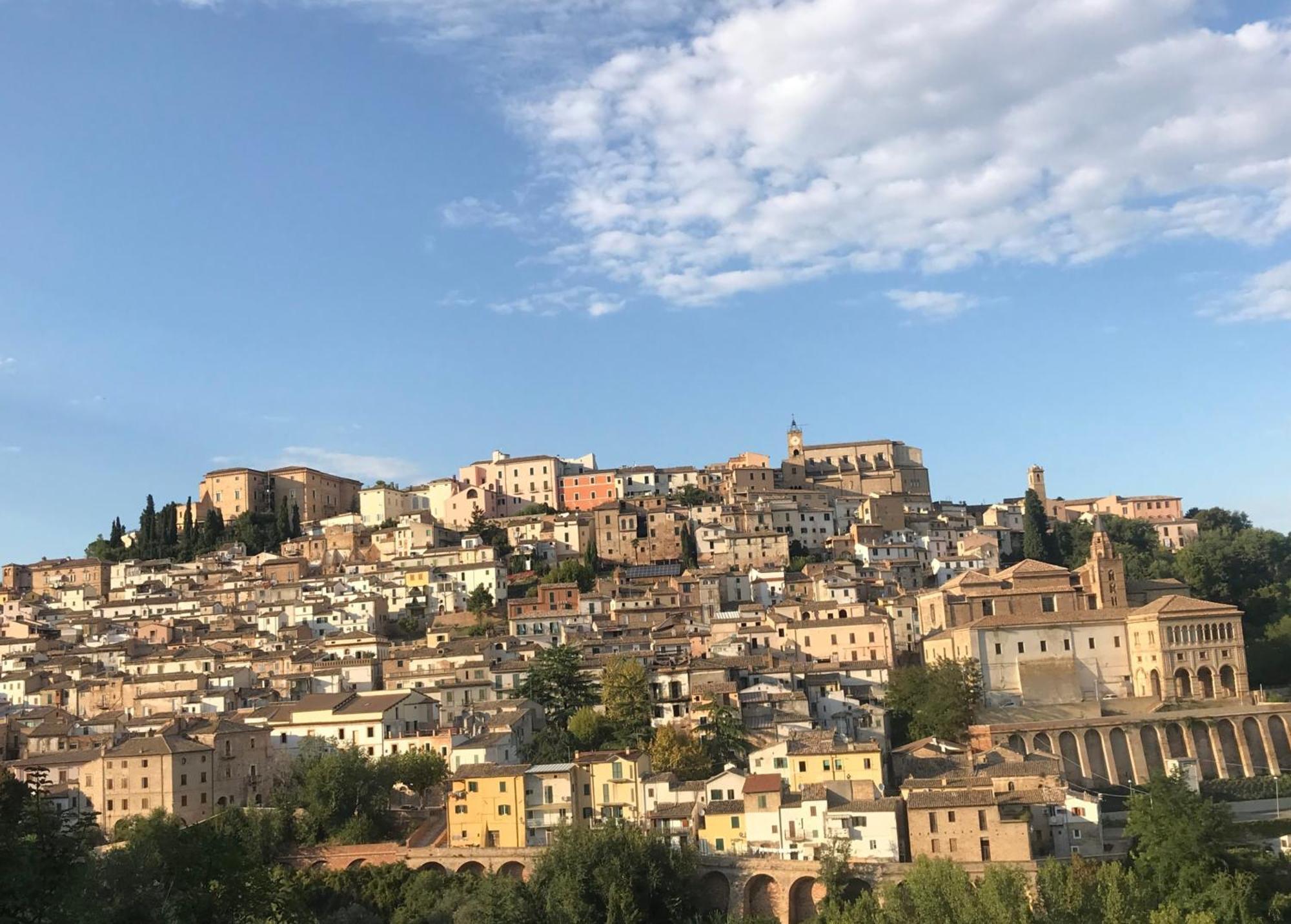 Charmante Vakantiewoning 'Casa Di Tonno' 洛雷托·阿普鲁蒂诺 外观 照片